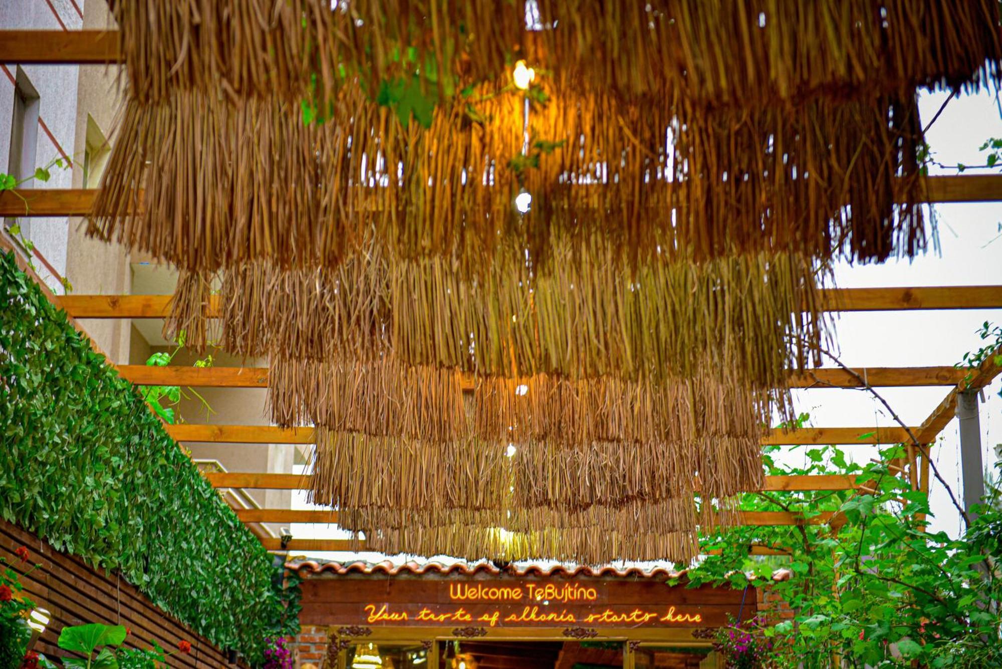 Te Bujtina Hotel- Cozy Stay With Traditional Breakfast Near Beach Golem  Buitenkant foto