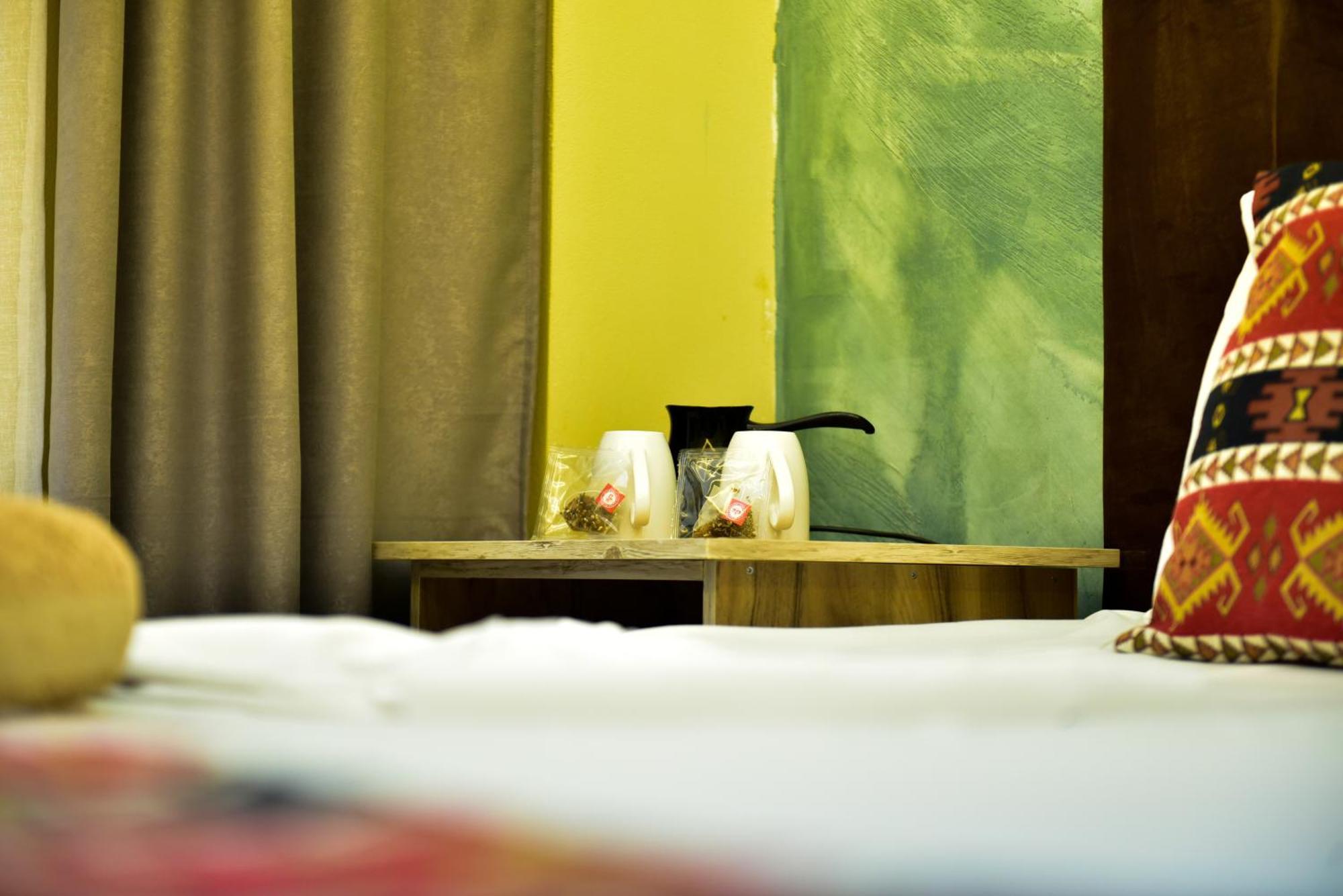 Te Bujtina Hotel- Cozy Stay With Traditional Breakfast Near Beach Golem  Buitenkant foto
